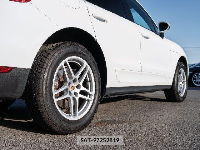 Porsche MACAN 2015-03 6246667-14