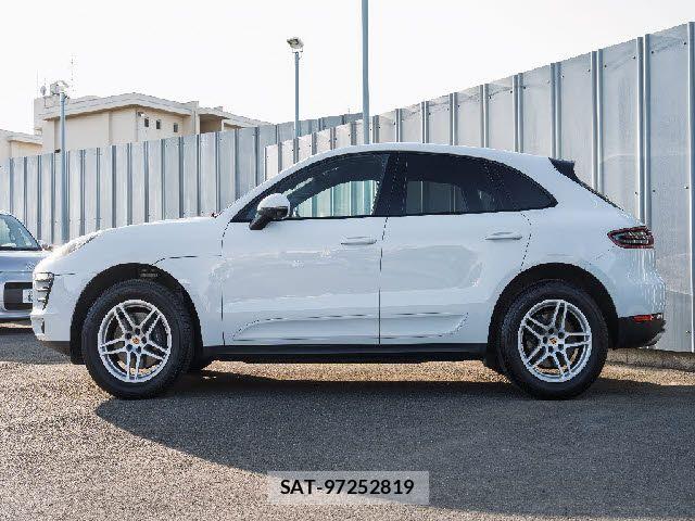 Porsche MACAN 2015-03 6246667-26