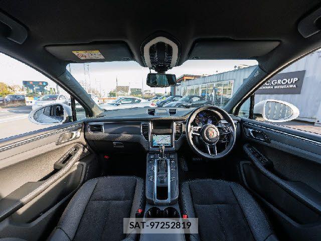 Porsche MACAN 2015-03 6246667-2