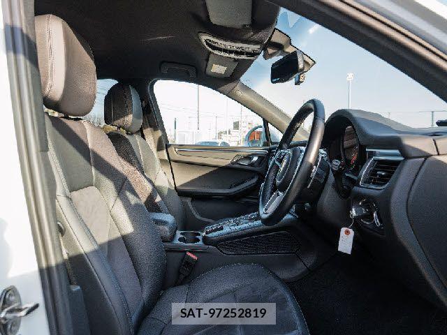 Porsche MACAN 2015-03 6246667-3