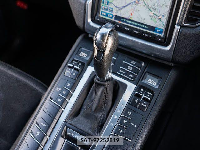 Porsche MACAN 2015-03 6246667-8