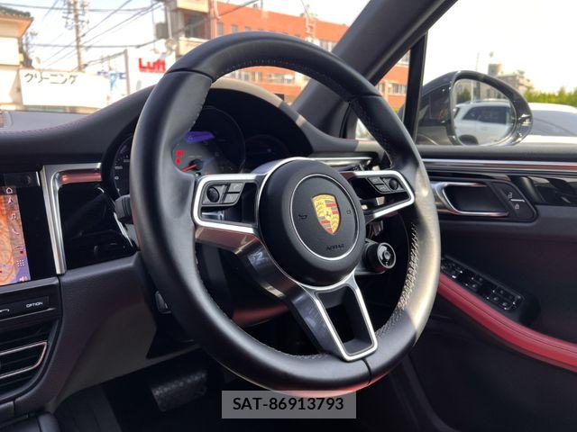 Porsche MACAN 2021-04 6272573-9