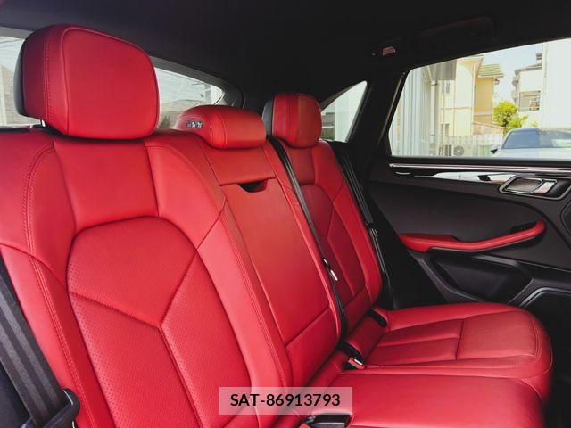 Porsche MACAN 2021-04 6272573-17