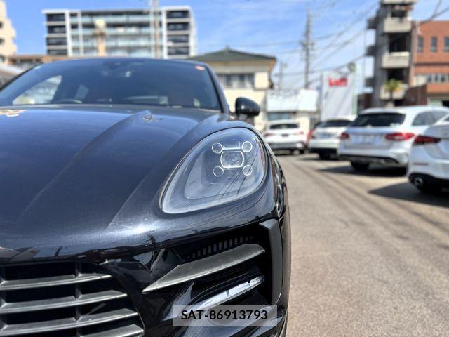Porsche MACAN 2021-04 6272573-5
