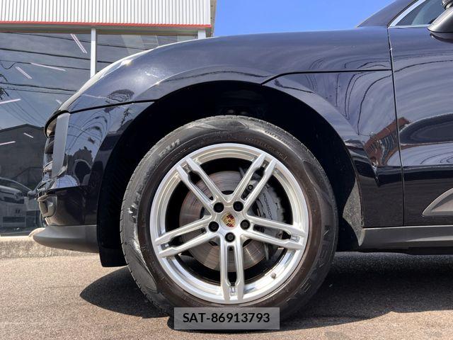 Porsche MACAN 2021-04 6272573-6
