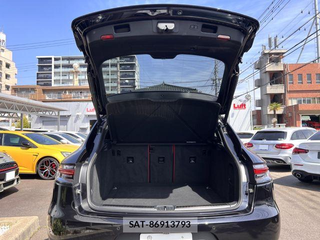 Porsche MACAN 2021-04 6272573-7
