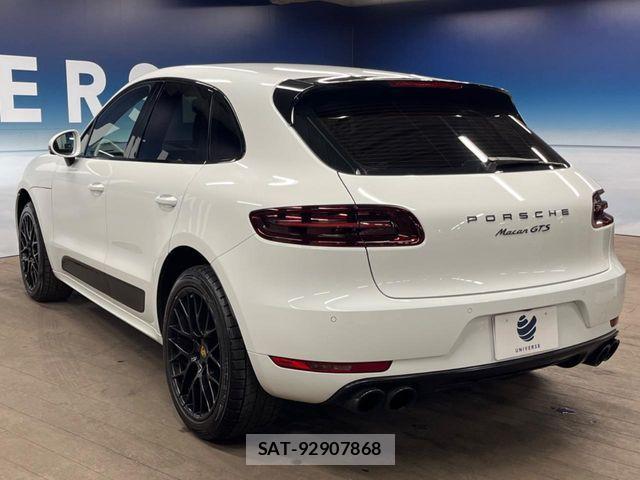 Porsche MACAN 2017-04 6527162-17
