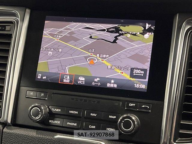 Porsche MACAN 2017-04 6527162-3