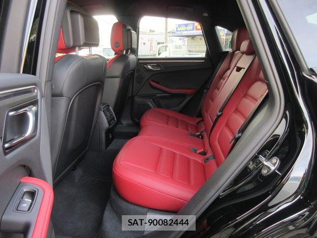 Porsche MACAN 2024-02 6546451-15