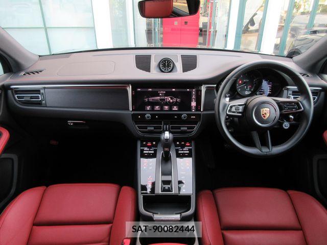 Porsche MACAN 2024-02 6546451-1