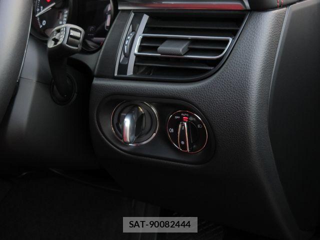 Porsche MACAN 2024-02 6546451-23