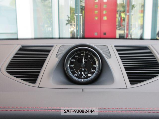 Porsche MACAN 2024-02 6546451-24