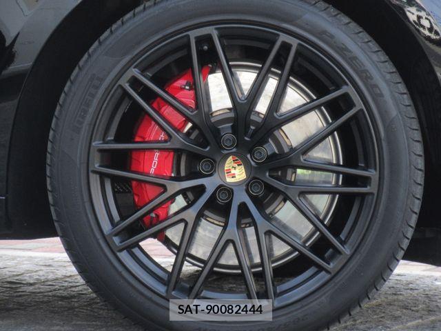 Porsche MACAN 2024-02 6546451-7