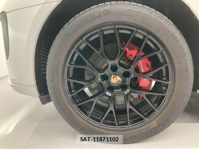 Porsche MACAN 2020-06 6614150-15