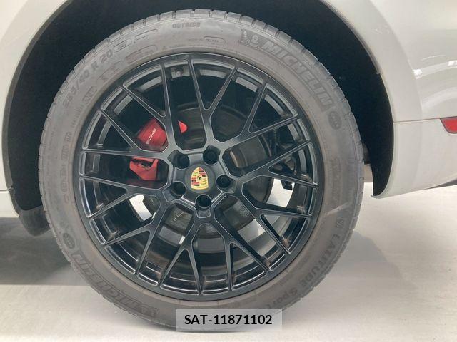 Porsche MACAN 2020-06 6614150-16