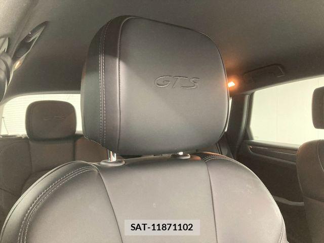 Porsche MACAN 2020-06 6614150-22
