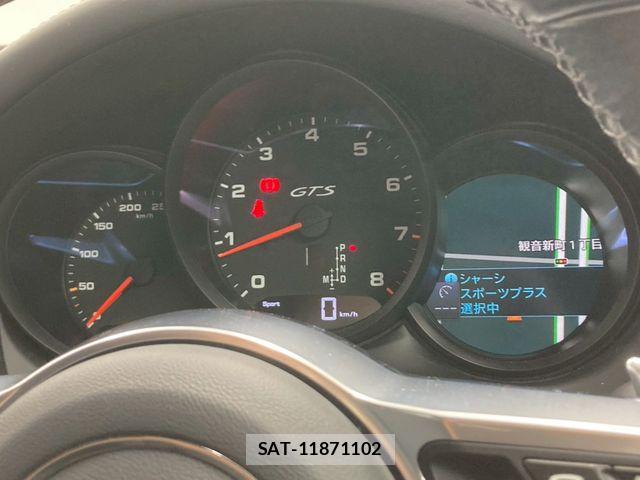 Porsche MACAN 2020-06 6614150-25