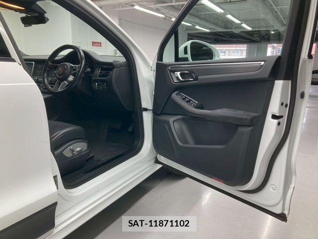 Porsche MACAN 2020-06 6614150-28