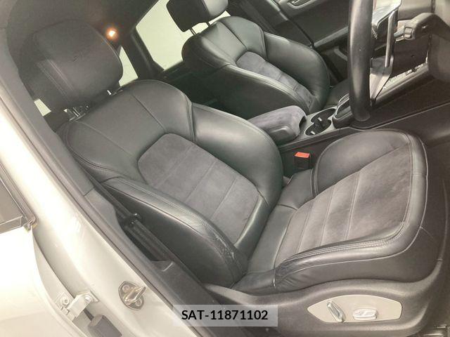 Porsche MACAN 2020-06 6614150-2
