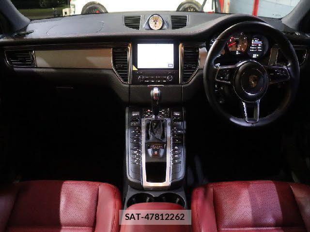 Porsche MACAN 2018-08 6614151-1