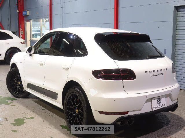 Porsche MACAN 2018-08 6614151-21