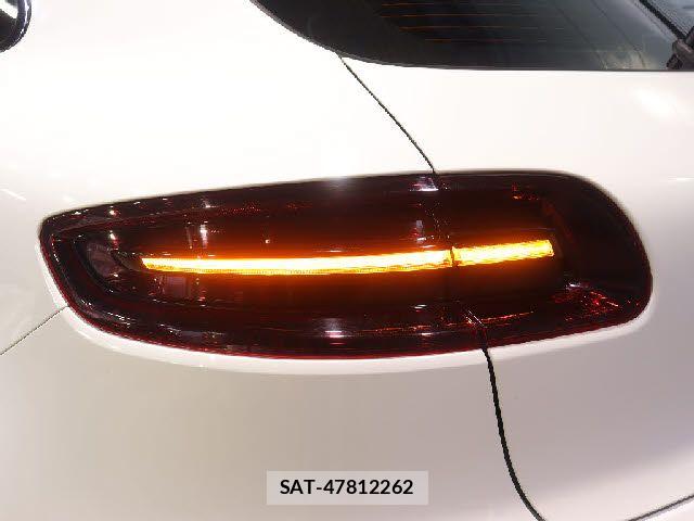 Porsche MACAN 2018-08 6614151-24
