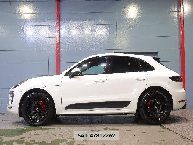 Porsche MACAN 2018-08 6614151-2