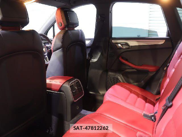 Porsche MACAN 2018-08 6614151-29