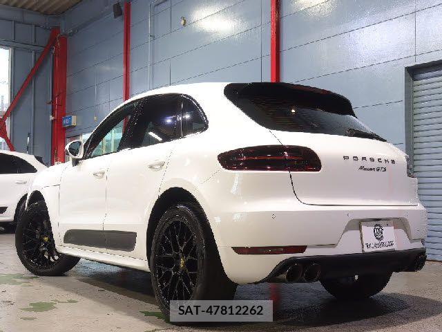 Porsche MACAN 2018-08 6614151-3