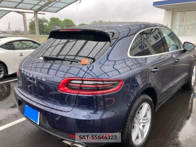 Porsche MACAN 2015-12 6614154-1
