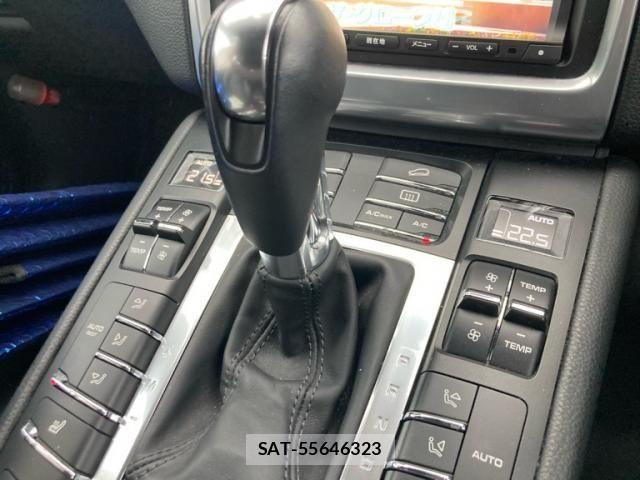 Porsche MACAN 2015-12 6614154-27