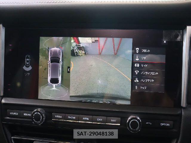 Porsche MACAN 2019-12 6677496-9