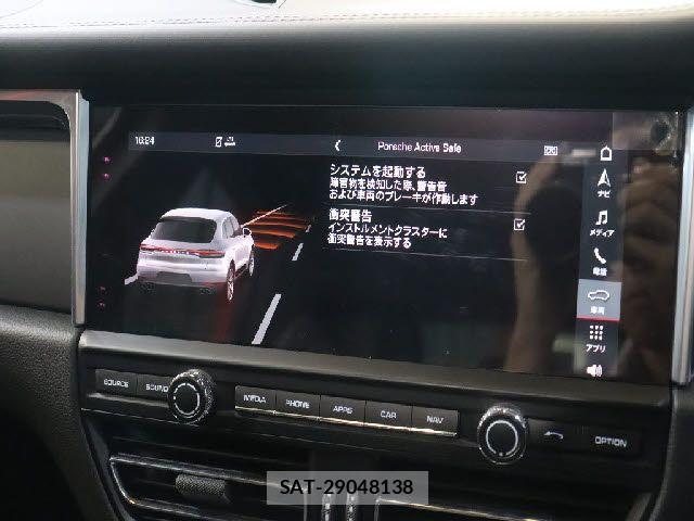 Porsche MACAN 2019-12 6677496-10