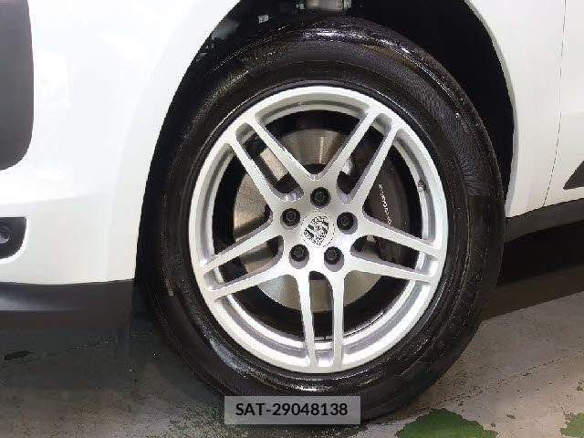 Porsche MACAN 2019-12 6677496-18