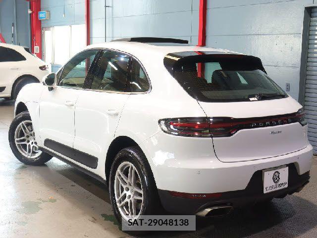 Porsche MACAN 2019-12 6677496-21
