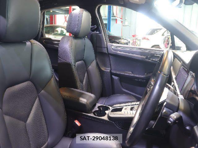 Porsche MACAN 2019-12 6677496-27