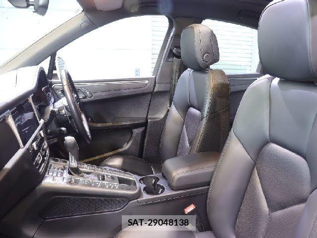 Porsche MACAN 2019-12 6677496-28