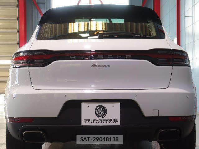Porsche MACAN 2019-12 6677496-5