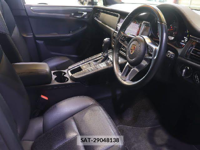 Porsche MACAN 2019-12 6677496-6