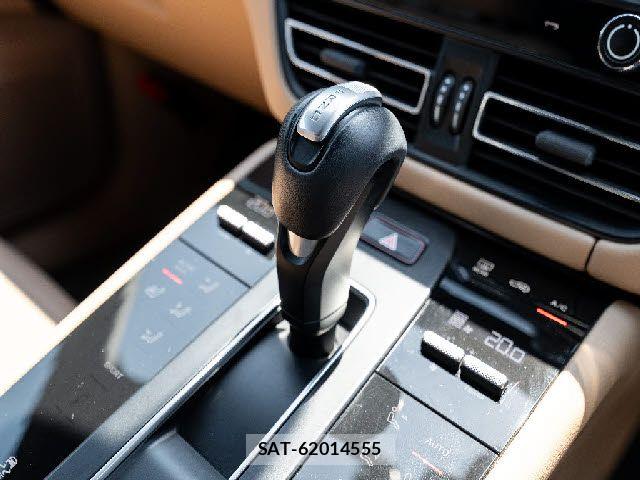 Porsche MACAN 2022-12 6682819-18