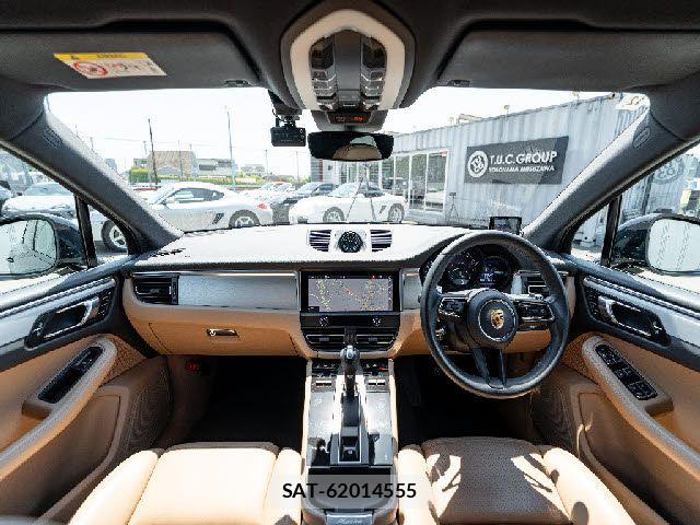 Porsche MACAN 2022-12 6682819-2