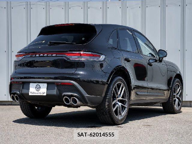 Porsche MACAN 2022-12 6682819-4