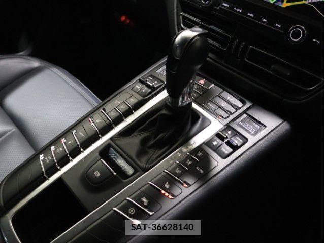 Porsche MACAN 2019-05 6717054-26