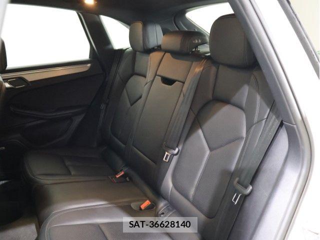 Porsche MACAN 2019-05 6717054-6
