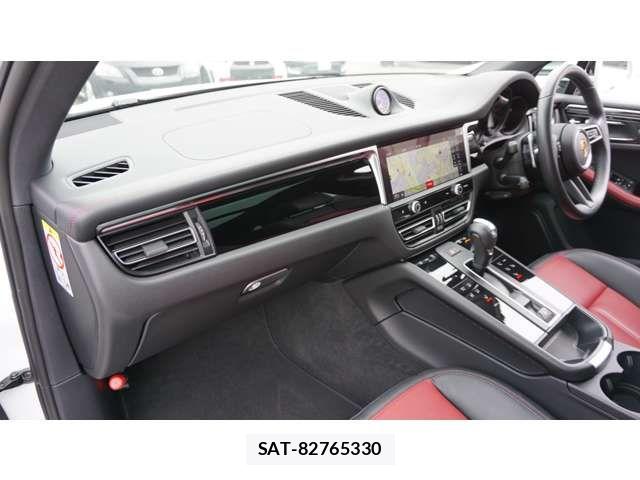 Porsche MACAN 2023-06 6816564-18