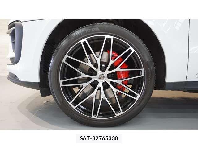 Porsche MACAN 2023-06 6816564-8