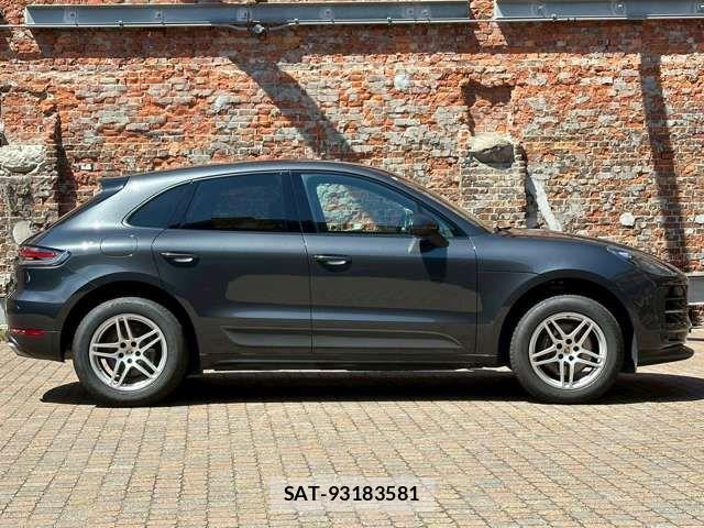 Porsche MACAN 2021-03 6911153-12