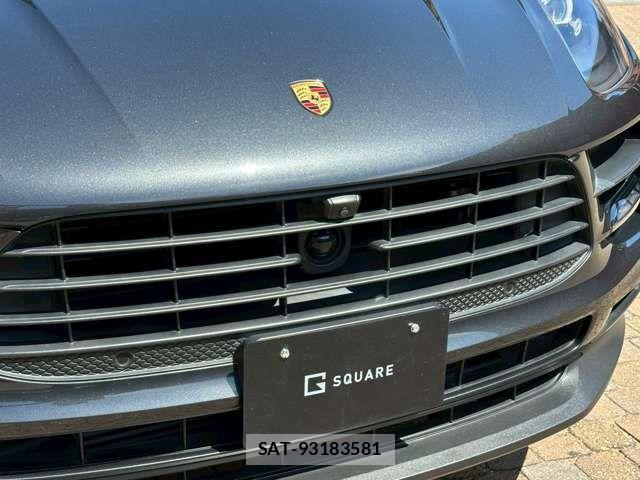 Porsche MACAN 2021-03 6911153-16