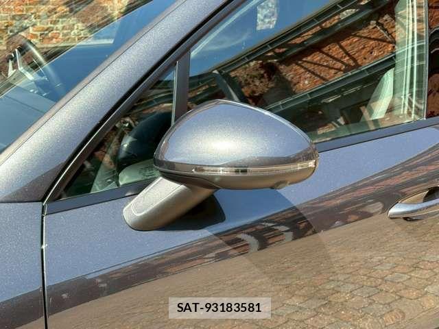 Porsche MACAN 2021-03 6911153-17
