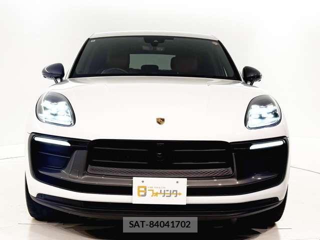 Porsche MACAN 2024-06 6997134-10